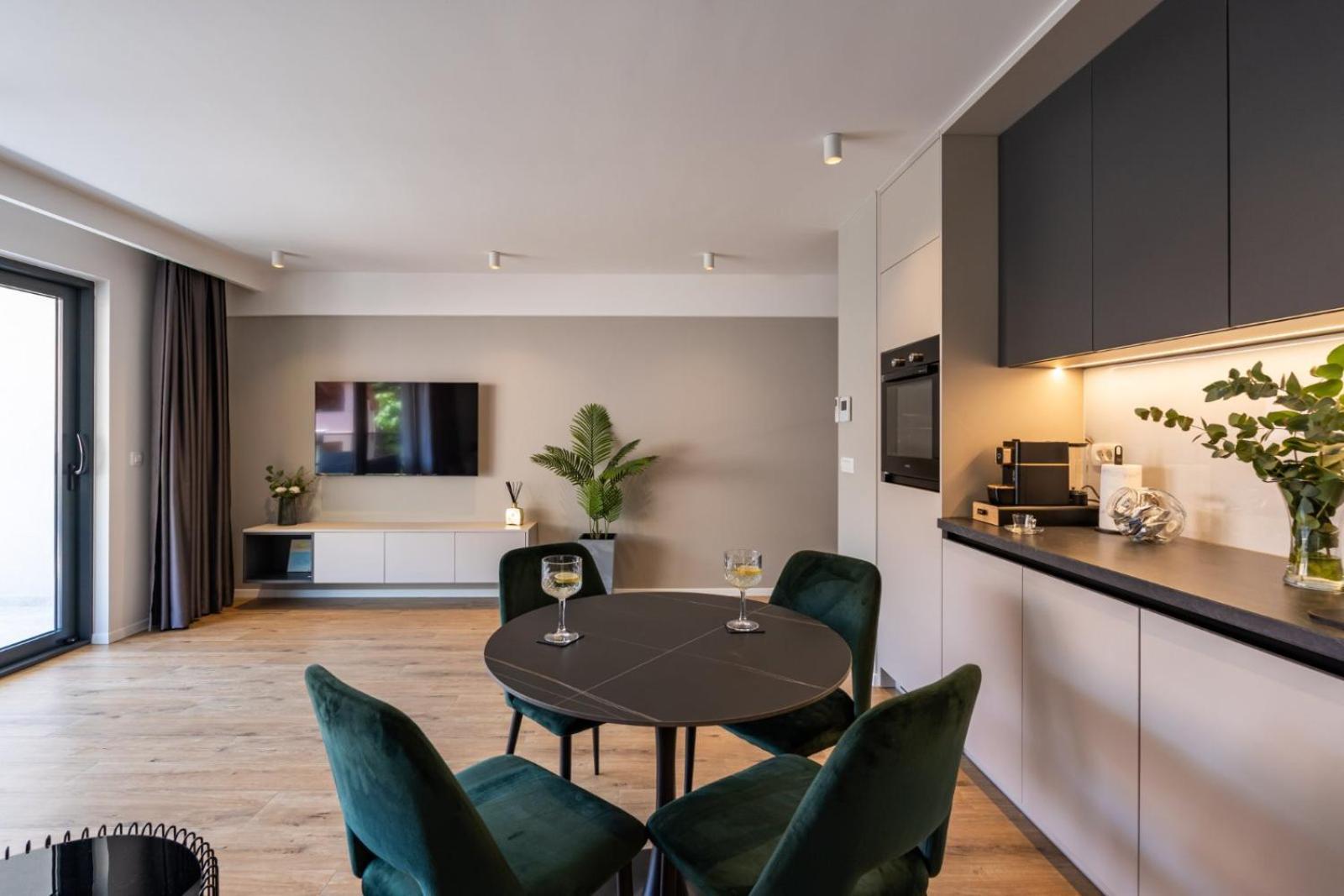 Apartments Maria 扎通 外观 照片